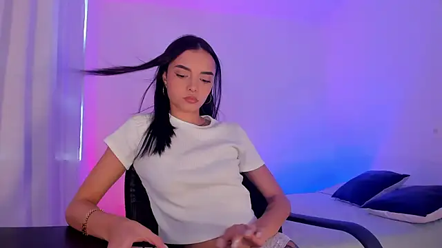 Snapshot of AnabelWolf chatting on March 1, 8:21 pm AnabelWolf online show from March 1, 8:21 pm