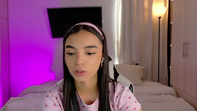 Snapshot of AnabelWolf chatting on September 27, 4:45 pm AnabelWolf online show from September 27, 4:45 pm