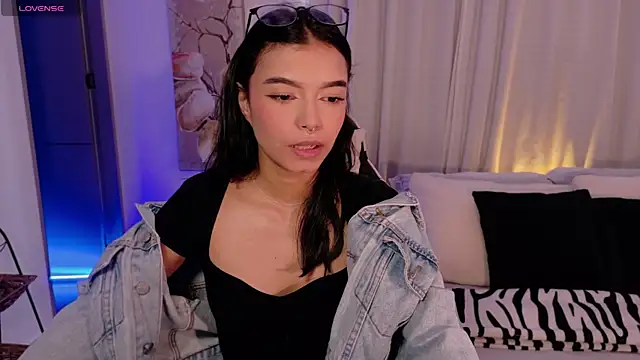 AnabelWolf online show from June 6, 2:00 pm