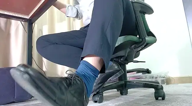 softlyS online show from March 10, 1:54 pm