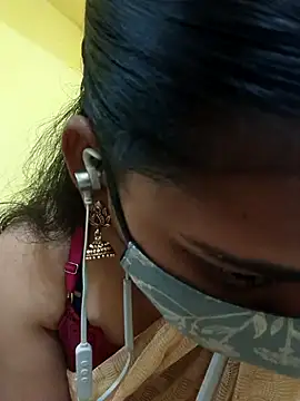 Snapshot of Tamil_Shalini_Lustyy chatting on January 16, 8:00 am Tamil Shalini Lustyy online show from January 16, 8:00 am