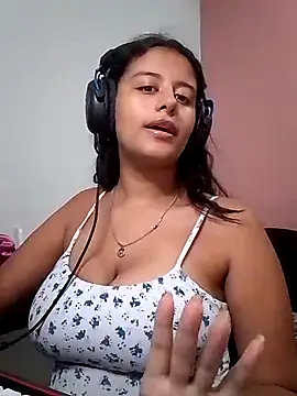 Snapshot of Babydol18_ chatting on February 3, 4:35 am Babydol18 online show from February 3, 4:35 am