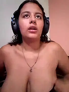 Snapshot of Babydol18_ chatting on March 1, 8:10 pm Babydol18 online show from March 1, 8:10 pm