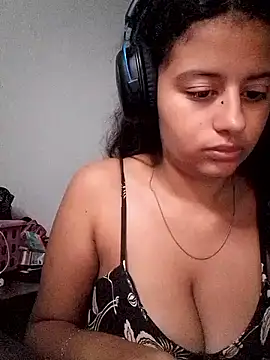 Snapshot of Babydol18_ chatting on March 17, 7:35 am Babydol18 online show from March 17, 7:35 am