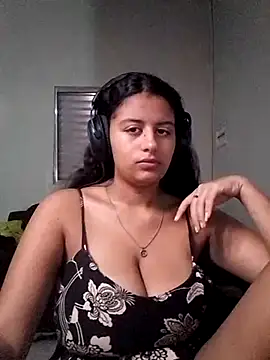 Snapshot of Babydol18_ chatting on March 18, 7:19 am Babydol18 online show from March 18, 7:19 am