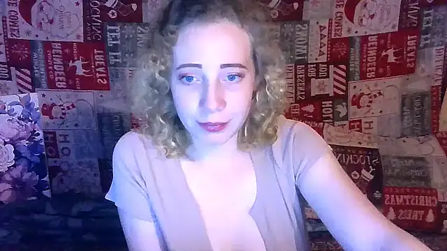 Snapshot of MelxMellie chatting on March 17, 9:45 pm MelxMellie online show from March 17, 9:45 pm