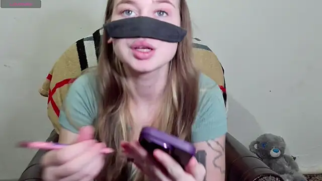 Mikki5P online show from January 23, 6:03 pm