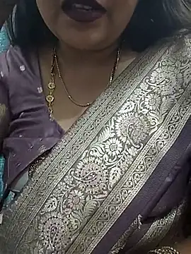 Snapshot of Mayuri77 chatting on February 26, 8:04 am Mayuri77 online show from February 26, 8:04 am