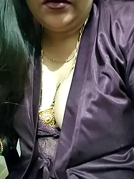 Snapshot of Mayuri77 chatting on February 26, 6:21 pm Mayuri77 online show from February 26, 6:21 pm