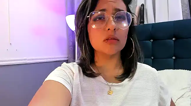 Snapshot of Pandoracherry chatting on February 23, 5:56 am Pandoracherry online show from February 23, 5:56 am