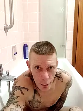 Snapshot of Tattooguy_86 chatting on November 15, 3:52 pm Tattooguy 86 online show from November 15, 3:52 pm