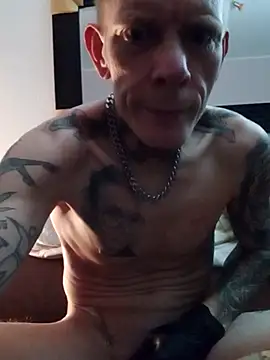 Snapshot of Tattooguy_86 chatting on November 23, 9:36 pm Tattooguy 86 online show from November 23, 9:36 pm