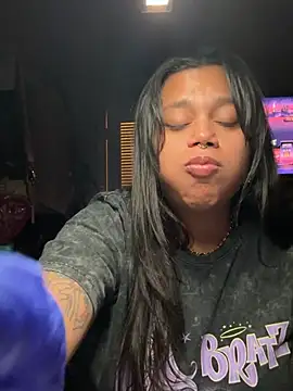 Snapshot of shyfr34k chatting on March 5, 11:27 pm shyfr34k online show from March 5, 11:27 pm