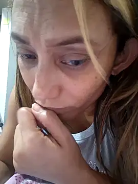 Snapshot of salome_drasin chatting on May 16, 12:29 am salome drasin online show from May 16, 12:29 am