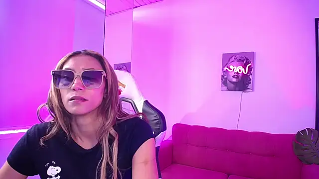 Snapshot of salome_drasin chatting on July 17, 8:57 pm salome drasin online show from July 17, 8:57 pm