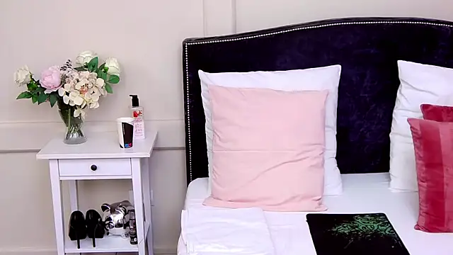 KatyNolan online show from February 21, 3:12 am