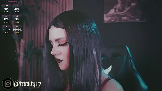 Snapshot of Trinity___s chatting on February 6, 10:32 pm Trinity s online show from February 6, 10:32 pm