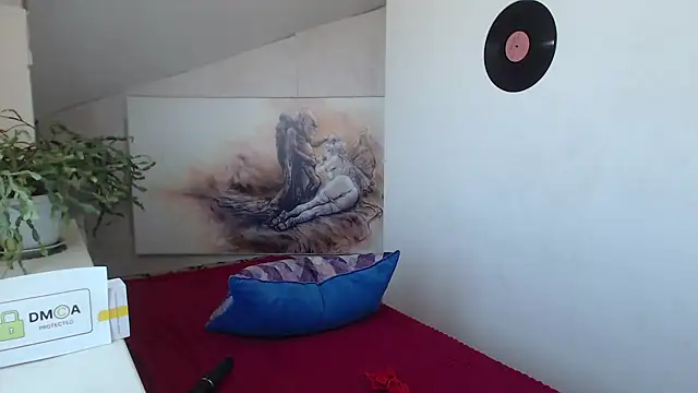 Luxuriouss s online show from September 26, 4:16 am