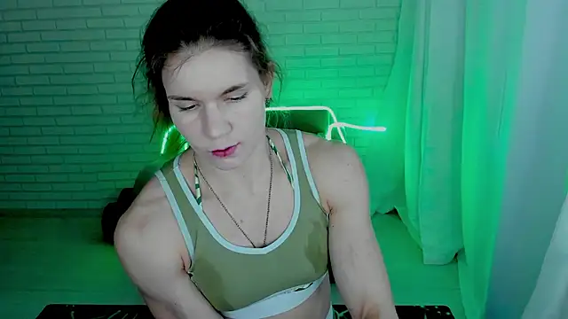 Snapshot of Lisa_Ray chatting on January 21, 9:57 am Lisa Ray online show from January 21, 9:57 am