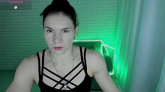 Snapshot of Lisa_Ray chatting on February 24, 4:27 am Lisa Ray online show from February 24, 4:27 am