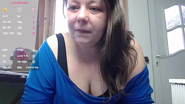 Snapshot of KasiaPrivat chatting on January 6, 10:13 am KasiaPrivat online show from January 6, 10:13 am