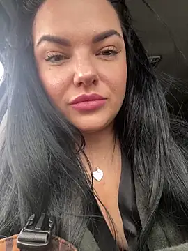 Amie Hill online show from November 12, 8:15 am