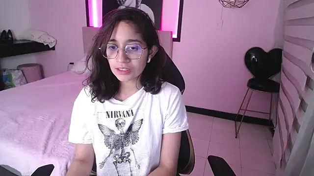 Snapshot of Lili_Gomez_ chatting on December 16, 3:54 pm Lili Gomez online show from December 16, 3:54 pm