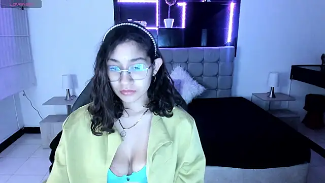 Snapshot of Lili_Gomez_ chatting on January 24, 12:41 pm Lili Gomez online show from January 24, 12:41 pm