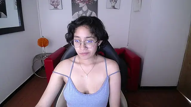 Snapshot of Lili_Gomez_ chatting on February 10, 5:09 pm Lili Gomez online show from February 10, 5:09 pm