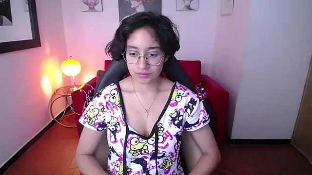 Snapshot of Lili_Gomez_ chatting on February 15, 10:52 pm Lili Gomez online show from February 15, 10:52 pm