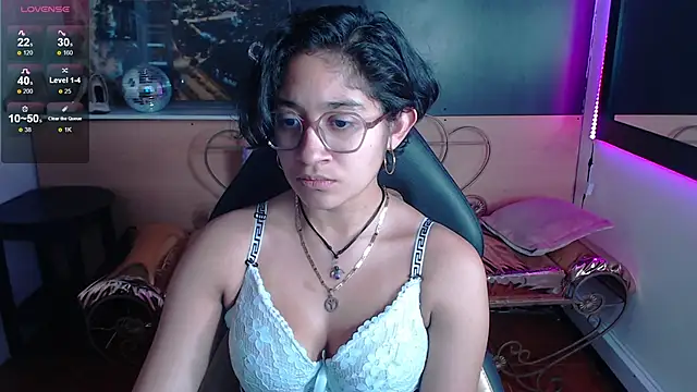 Snapshot of Lili_Gomez_ chatting on October 2, 1:29 pm Lili Gomez online show from October 2, 1:29 pm