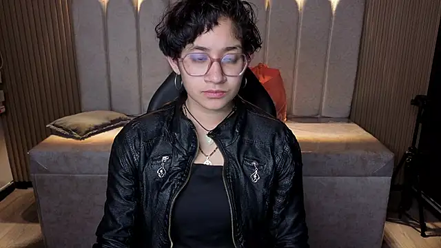 Snapshot of Lili_Gomez_ chatting on December 22, 11:18 am Lili Gomez online show from December 22, 11:18 am