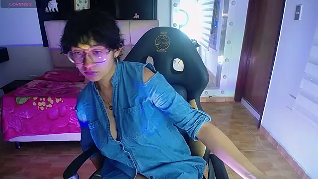 Snapshot of Lili_Gomez_ chatting on January 11, 1:27 pm Lili Gomez online show from January 11, 1:27 pm