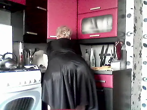 Lisa Suzie online show from March 11, 7:14 am