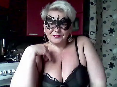 Lisa Suzie online show from March 20, 8:30 am