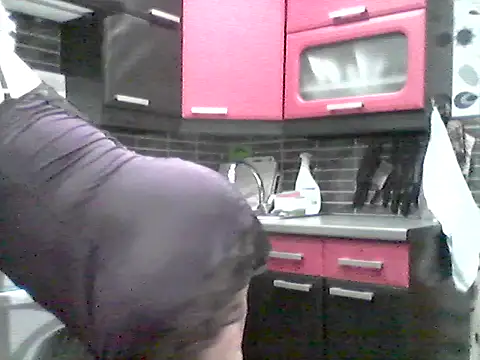 Lisa Suzie online show from April 18, 7:07 pm