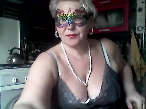 Snapshot of Lisa_Suzie chatting on April 30, 4:52 am Lisa Suzie online show from April 30, 4:52 am
