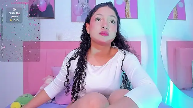 Snapshot of amandalee01 chatting on February 25, 12:34 pm amandalee01 online show from February 25, 12:34 pm