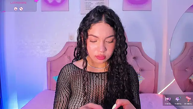 Snapshot of amandalee01 chatting on September 24, 7:17 pm amandalee01 online show from September 24, 7:17 pm