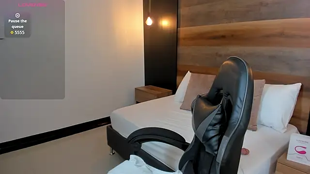 Snapshot of stephanya_ chatting on November 10, 7:24 pm stephanya online show from November 10, 7:24 pm