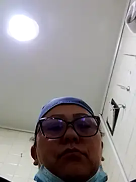 Snapshot of Darly_Gomez chatting on January 22, 1:21 pm Darly Gomez online show from January 22, 1:21 pm