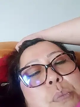 Snapshot of Darly_Gomez chatting on February 17, 8:58 pm Darly Gomez online show from February 17, 8:58 pm