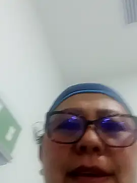 Snapshot of Darly_Gomez chatting on February 26, 12:38 am Darly Gomez online show from February 26, 12:38 am