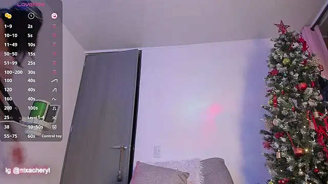 Snapshot of aixacheryl_ chatting on December 23, 12:14 am aixacheryl online show from December 23, 12:14 am