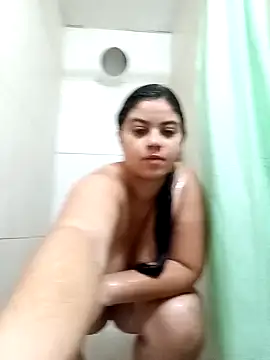 Snapshot of Danyshhh chatting on December 17, 6:53 pm Danyshhh online show from December 17, 6:53 pm