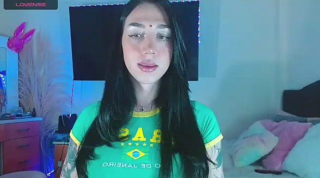 Snapshot of karla_zambrano chatting on February 17, 7:04 am karla zambrano online show from February 17, 7:04 am