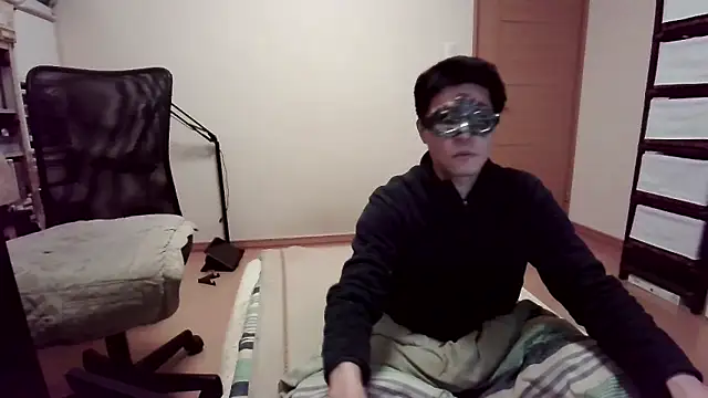 Snapshot of toho_cst chatting on February 10, 12:04 am toho cst online show from February 10, 12:04 am