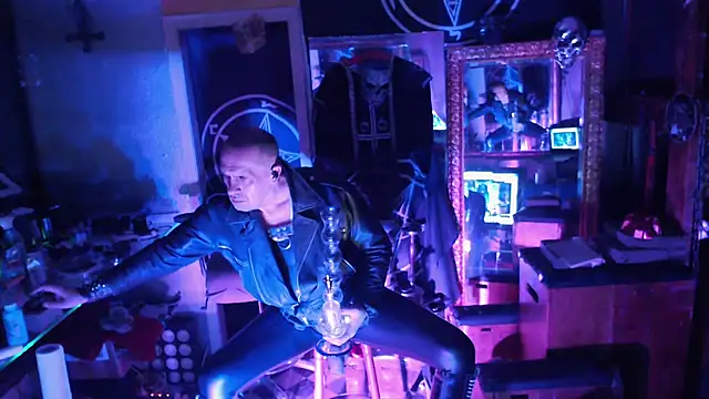 BULGEDEMON online show from November 18, 5:17 pm