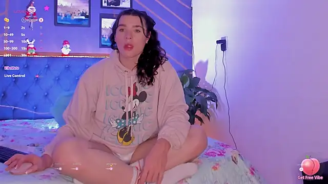 Snapshot of elafranco_ chatting on December 7, 11:12 pm elafranco online show from December 7, 11:12 pm