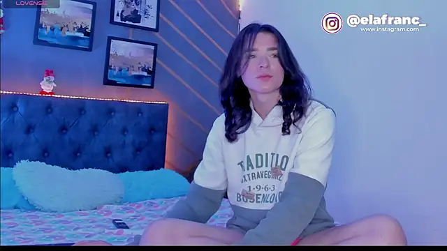 Snapshot of elafranco_ chatting on December 24, 3:38 am elafranco online show from December 24, 3:38 am